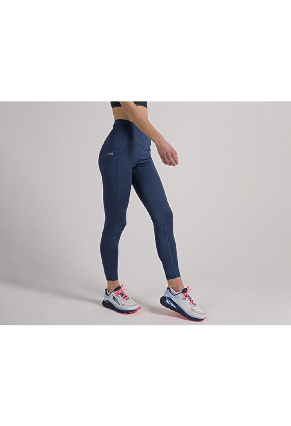 Navy Altra Core Crop Tight Women's Bottoms | US_H5930